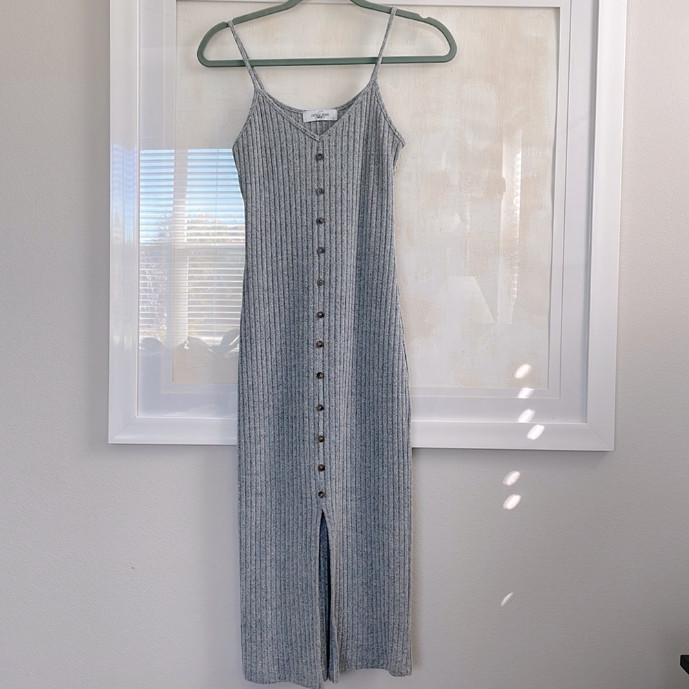 CJLA gray ribbed fitted midi dress- size Small
